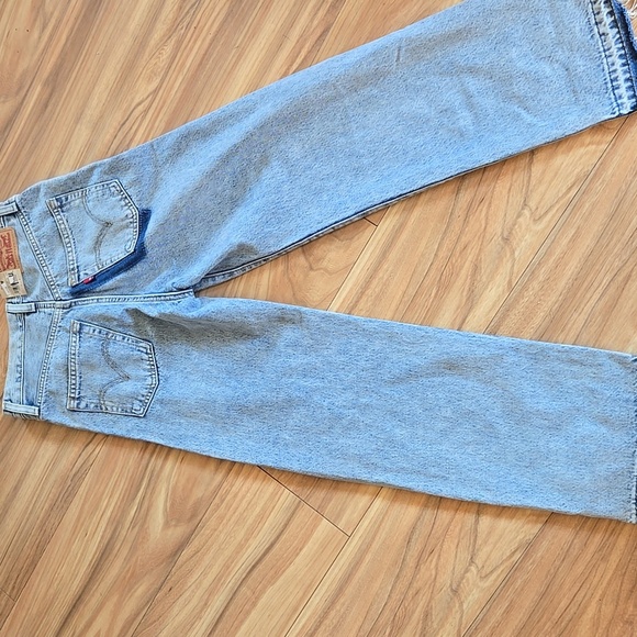 Levi's Ribcage Straight Ankle Distressed New With Tags 24 Inch Waist Size 0 - Picture 4 of 8